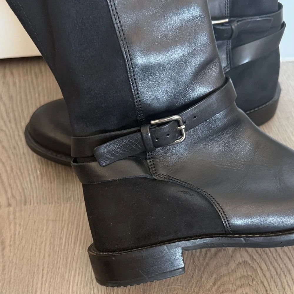 Women's Ecco Black Knee-High Riding Boot (Like New*)